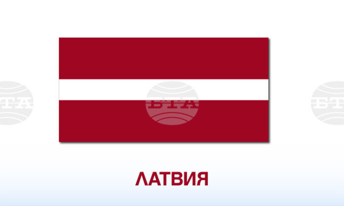 Латвийската армия употреби сълзотворен газ и предупредителни изстрели срещу мигранти, опитали да влязат от Беларус