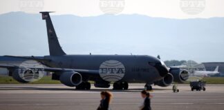 Американските военни самолети на летище „Васил Левски“ в София.