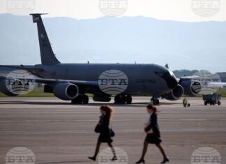 Разделение в парламента за американската военна техника в България Американските военни самолети на летище „Васил Левски“ в София.