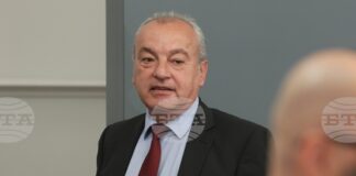 Министър Гълъб Донев допусна, че бюджетният дефицит може да премине под границата от 3 на сто през 2028 г.