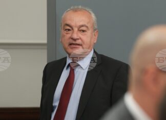 Министър Гълъб Донев допусна, че бюджетният дефицит може да премине под границата от 3 на сто през 2028 г.