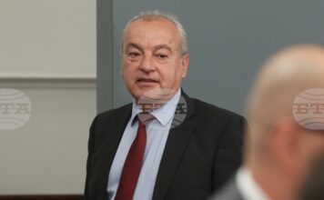 Министър Гълъб Донев допусна, че бюджетният дефицит може да премине под границата от 3 на сто през 2028 г. Министър Гълъб Донев допусна, че бюджетният дефицит може да премине под границата от 3 на сто през 2028 г.