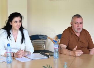 Министърът Наталия Ефремова и председателят на Съюза на артистите обсъдиха възможностите по програма “Мелпомена”, както и две мерки за заетост Министърът Наталия Ефремова и председателят на Съюза на артистите обсъдиха възможностите по програма “Мелпомена”, както и две мерки за заетост
