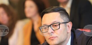 Няма рамково споразумение с "Райнметал", а финансирането на проекта, в който участва и ВМЗ-Сопот е трудно, заяви вицепремиерът Александър Пулев