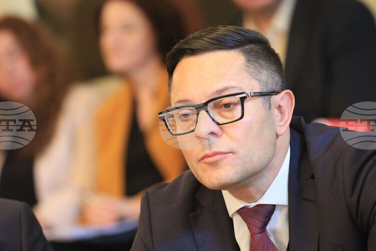 Вицепремиерът и министър на икономиката инвестициите и индустрията Александър Пулев