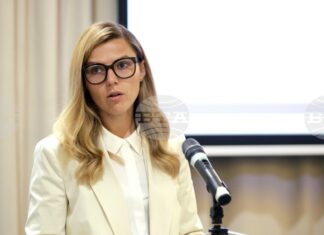 ОБНОВЕНА Правителството ще работи с ясното съзнание, че ЕС и НАТО са най-благоприятната среда за защита на интересите на България, каза министър Велислава Петрова ОБНОВЕНА Правителството ще работи с ясното съзнание, че ЕС и НАТО са най-благоприятната среда за защита на интересите на България, каза министър Велислава Петрова