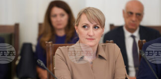 Около 200 сигнала за мазутни замърсявания по Черноморието са постъпили в МОСВ през юни, каза Росица Карамфилова