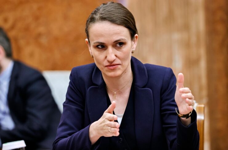 Министърът на външните работи на Румъния Оана Цою