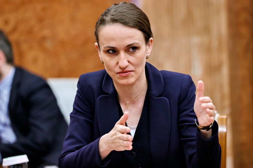 Министърът на външните работи на Румъния Оана Цою