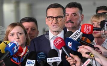 ПАП: Бившият полски премиер заяви, че се е борил за единството на неговата партия до самия край