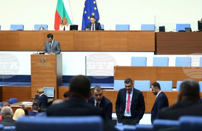 Парламентът прие и на второ четене промяната в закона за особения управител на „Лукойл“