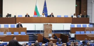 Парламентът ще обсъди днес проекторешението за разрешаване пребиваването у нас на военнослужещи и авиационна техника от въоръжените сили на САЩ
