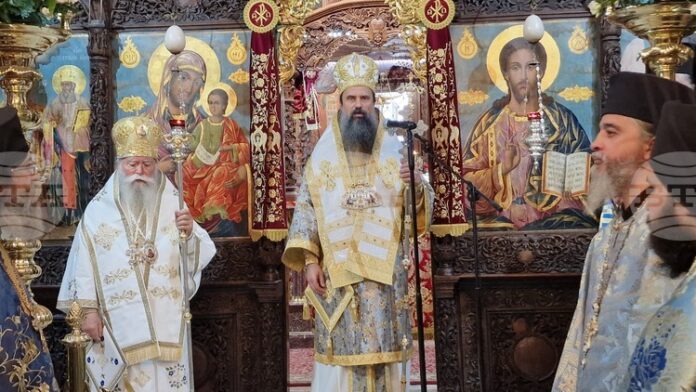 Патриарх Даниил оглави литургията за празника на иконата на Св. Богородица „Троеручица“ в Троянския манастир