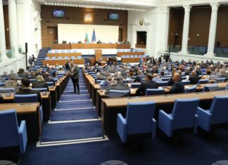 Премиерът Румен Радев, вицепремиерът Александър Пулев и още 11 министри ще участват в редовния парламентарен контрол