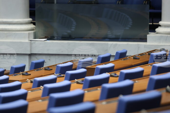Проектобюджетите на ДОО и на НЗОК за 2026 г. влизат на второ четене в пленарната зала, предвижда проектопрограмата на парламента