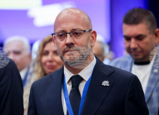 Радан Кънев е новият лидер на партията "Демократи за силна България" Радан Кънев е новият лидер на партията "Демократи за силна България"