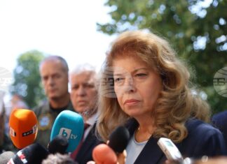 Разписала съм бюджетите за ДОО и НЗОК, съобщи президентът Йотова