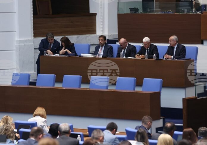 С този бюджет показахме, че младежите са наш приоритет, каза С този бюджет показахме, че младежите са наш приоритет, каза министърът на младежта и спорта Eнчо Керязов