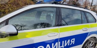 Спасено е бебе, блокирано в асансьор в Бургас, след сигнал на телефон 112, съобщиха от МВР