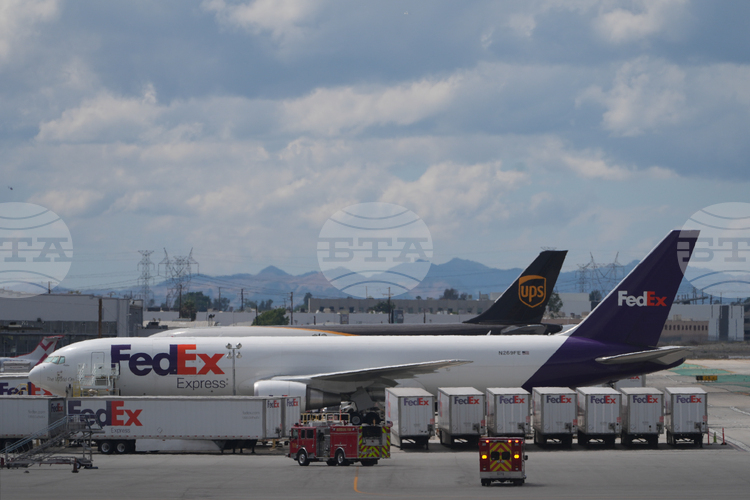 Товарен самолет с петчленно екипаж изчезна близо до пакистанското пристанище