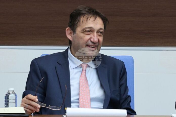 В рамките на мандата на правителството магистрала „Хемус“ ще бъде изградена до Велико Търново, каза регионалният министър