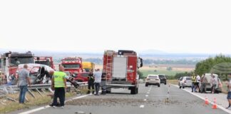 Възстановено е движението по АМ „Тракия" в района на катастрофата с камион