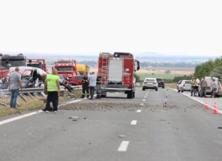 Възстановено е движението по АМ „Тракия" в района на катастрофата с камион