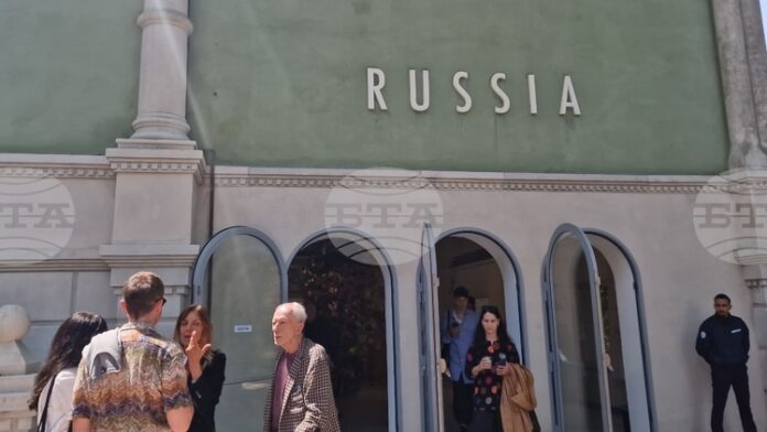 Венецианското биенале е изправено пред съкращаване на финансирането от ЕС заради участието на Русия
