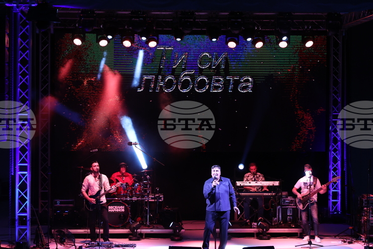 Веселин Маринов ще изнесе концерт в курортен комплект Албена тази вечер