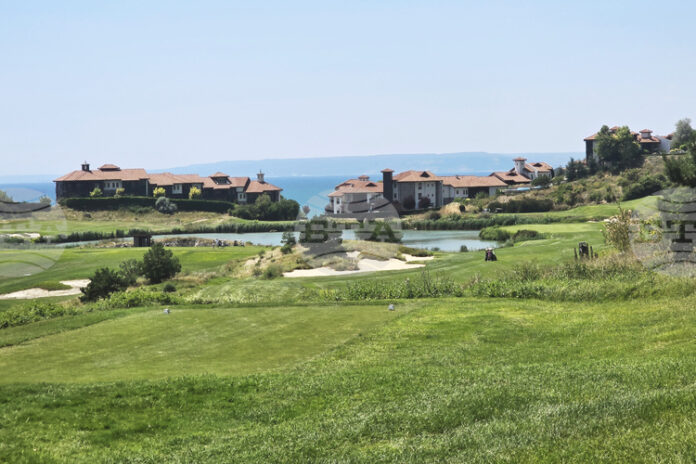 Включеният в MICHELIN Guide Hotels комплекс Thracian Cliffs Golf & Beach Resort край Каварна планира нови проекти и обновяване