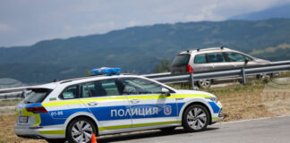 Временно движението при 87-и км на автомагистрала „Струма“ се осъществява в активната и аварийна лента поради пътен инцидент