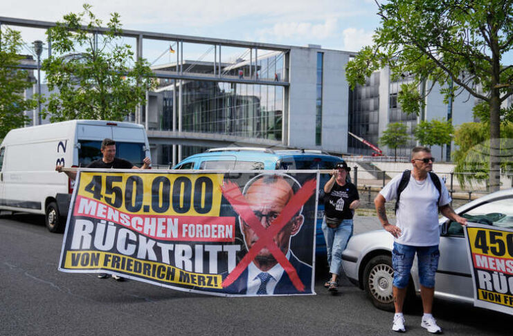 10 000 души се събраха в германския град Плауен за протест срещу канцлера Мерц