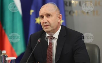 На снимката: министър-председателят Румен Радев