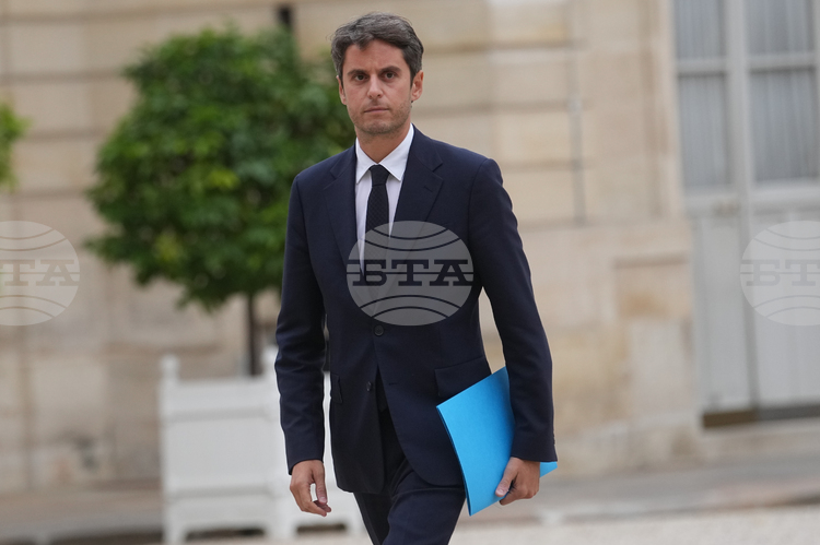 Бившият премиер и кандидат за президент на Франция Габриел Атал се оплака, че е станал обект на "руска намеса"