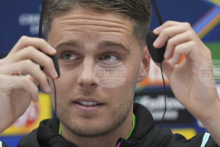 Борусия Дортмунд представи халфа Джоуи Феерман