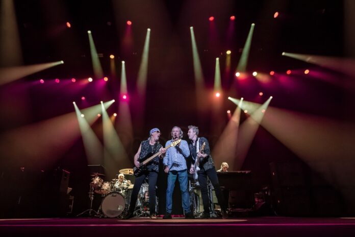Deep Purple и Ричи Блекмор за първи път на една сцена след 33 години, снимка – Key Events/ Nucoast Concerts Deep Purple и Ричи Блекмор за първи път на една сцена след 33 години, снимка – Key Events/ Nucoast Concerts