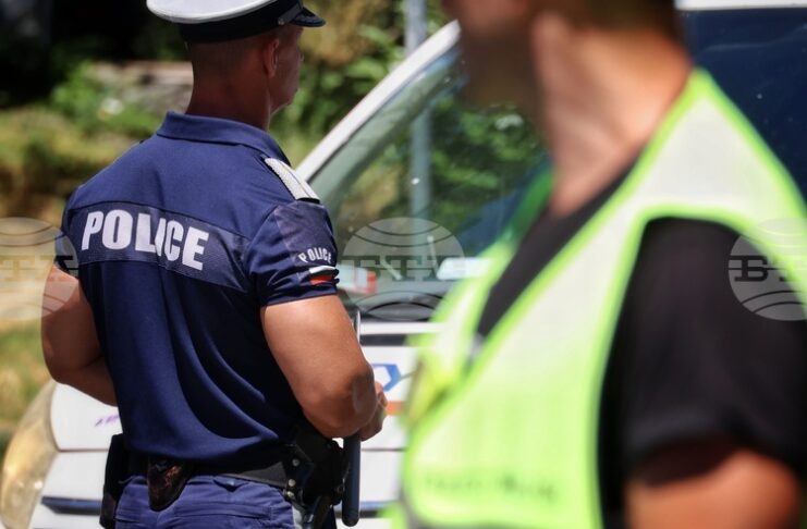 Двама души са пострадали при верижна катастрофа между три автомобила в района на село Говедаре