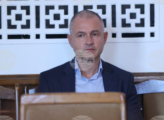Изпълнителният директор на „Музикаутор“ Иван Димитров предложи на Комисията по културата и медиите да изслуша представителите на Организацията за колективно управление на права