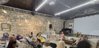 Литература, музика и ароматерапия се срещнаха на събитие в „Двореца“ в Балчик