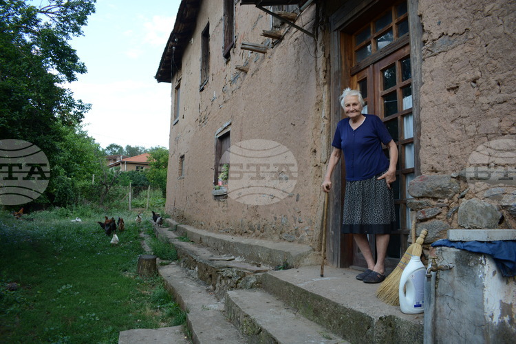 Мандрица, единственото албанско село в България – 390-годишен мост между българи и албанци