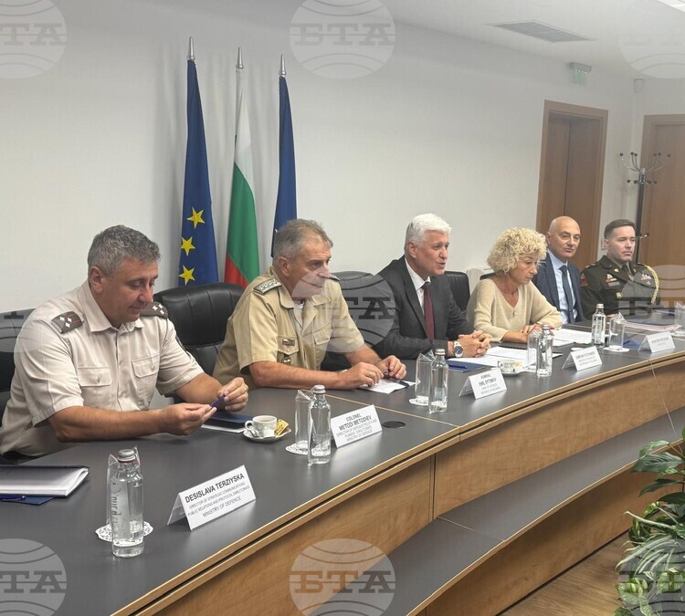 Модернизацията на армията и ускоряването на съвместните проекти между България и САЩ са обсъдени на среща в Министерство на отбраната