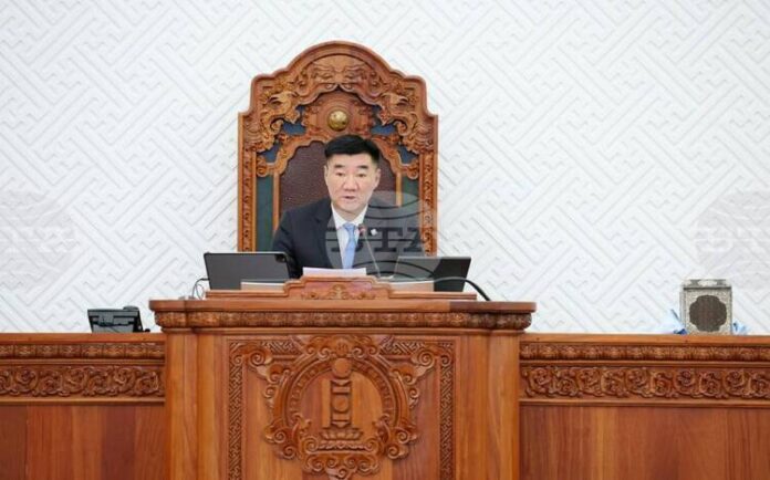 МОНЦАМЕ: Председателят на монголския парламент замина на официално посещение в Люксембург и Белгия