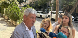 Няма да се съгласим минималната заплата да е 50% от основната средна, каза президентът на КНСБ Пламен Димитров