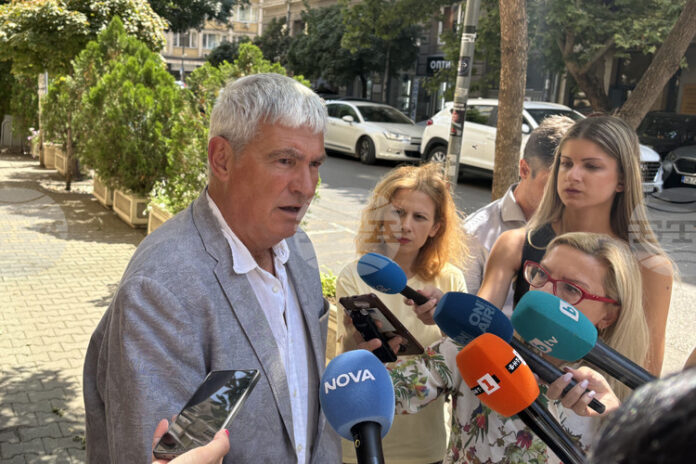 Няма да се съгласим минималната заплата да е 50% от основната средна, каза президентът на КНСБ Пламен Димитров