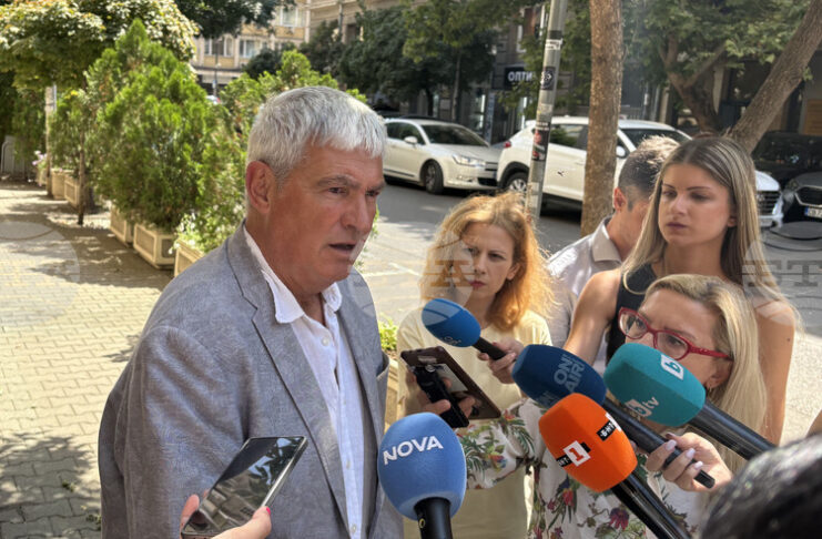 Няма да се съгласим минималната заплата да е 50% от основната средна, каза президентът на КНСБ Пламен Димитров