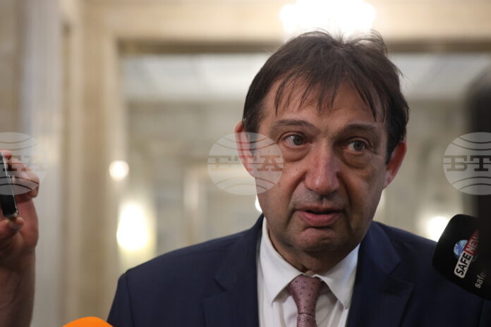 Обиколката на министър Иван Шишков в рамките на инициативата „Регионите Обиколката на министър Иван Шишков в рамките на инициативата „Регионите говорят“ продължава днес в областите Шумен и Плевен