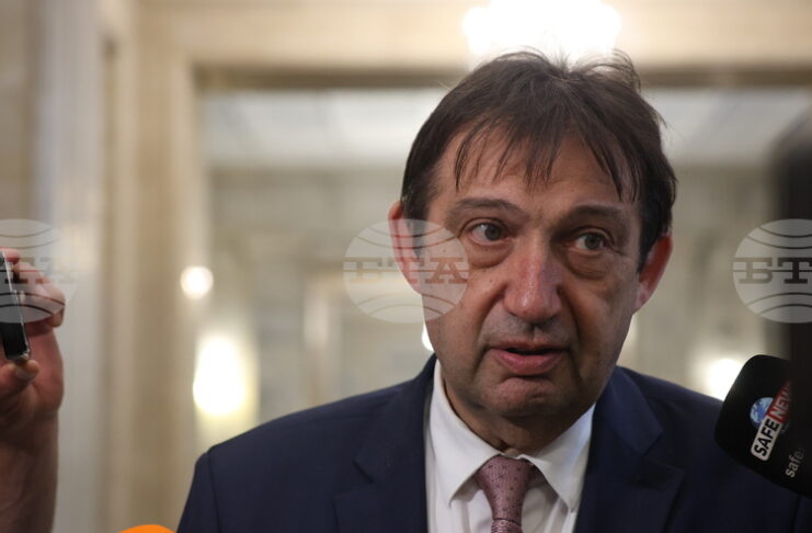 Обиколката на министър Иван Шишков в рамките на инициативата „Регионите говорят“ продължава днес в областите Шумен и Плевен