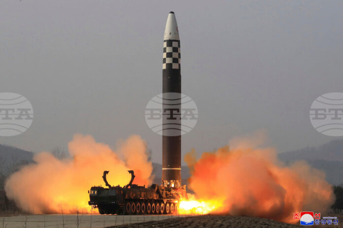 ОБНОВЕНА  
                                                                                                Северна Корея изстреля балистична ракета с малък обсег към морето, заяви Южна Корея