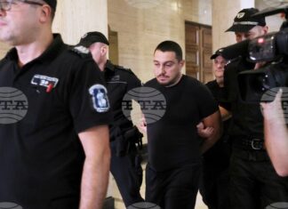 ОБНОВЕНА Софийският градски съд остави в ареста мъжа, задържан да превозва големи количества наркотици в колата си с бебе на задната седалка