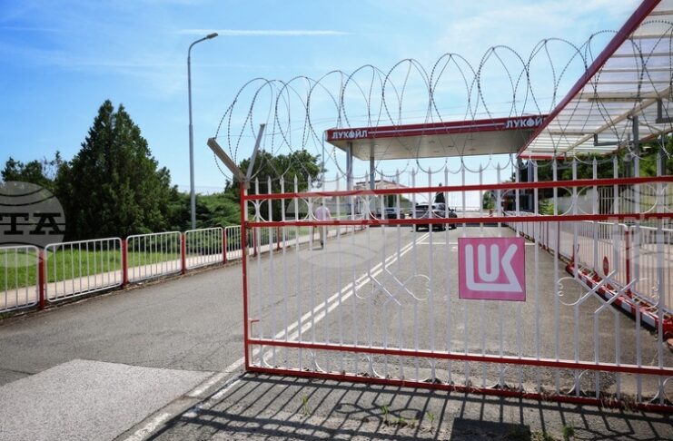 ОБНОВЕНА Великобритания отново удължи дерогацията за българските дружества на „Лукойл“ - до 29 октомври